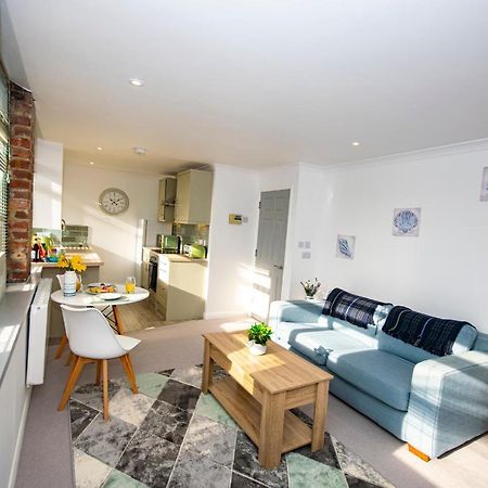 Lighthouse Lofts - Godrevy Apartment Кембърн Екстериор снимка
